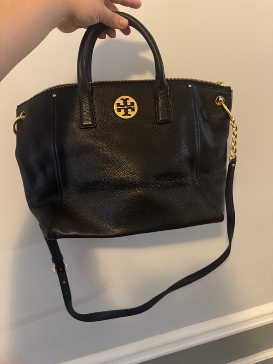 Tory Burch Handbags - Tory Burch Black Pebbled Leather Tote with Gold Logo